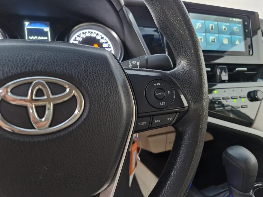 تويوتا كامري LE 2023 