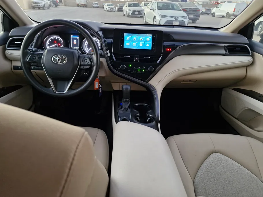 تويوتا كامري LE 2023 