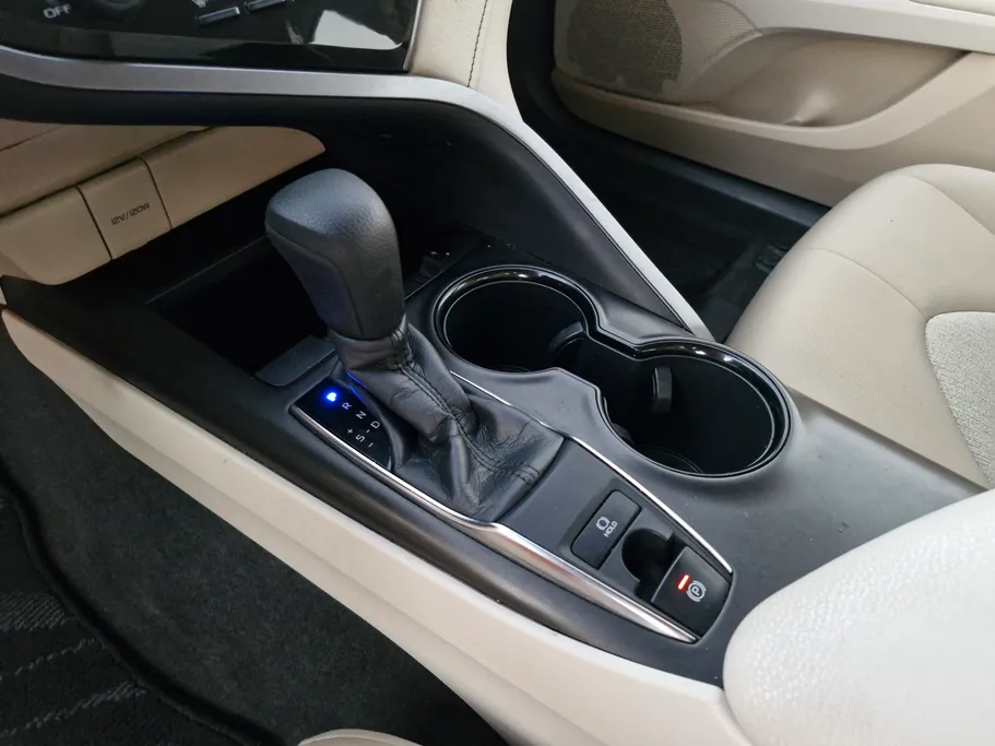 تويوتا كامري LE 2023 