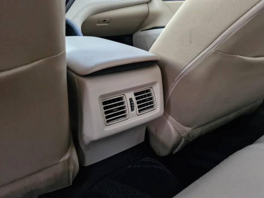 تويوتا كامري LE 2023 