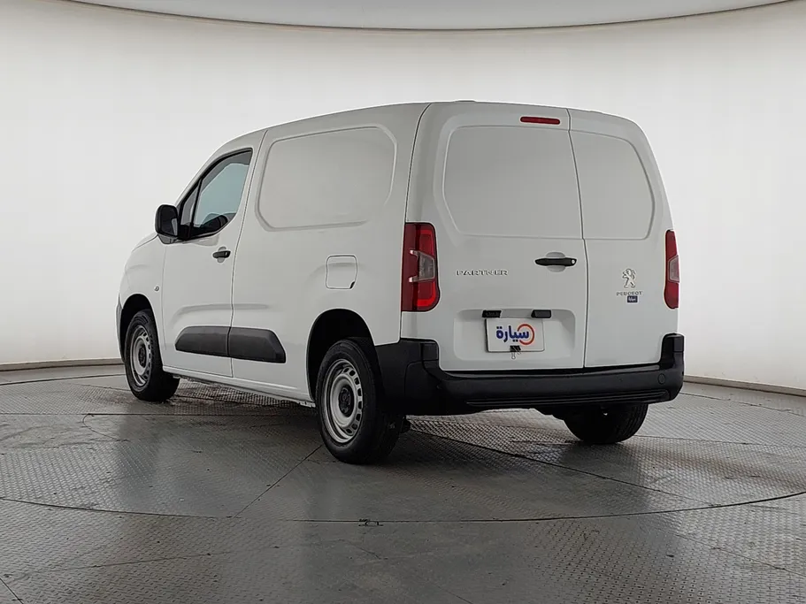 2023 Peugeot Partner Short van 