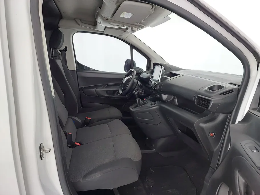 2023 Peugeot Partner Short van 