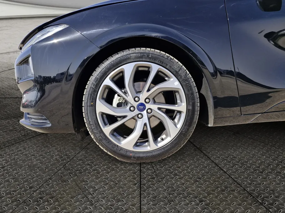 2023 Ford Taurus Titanium 