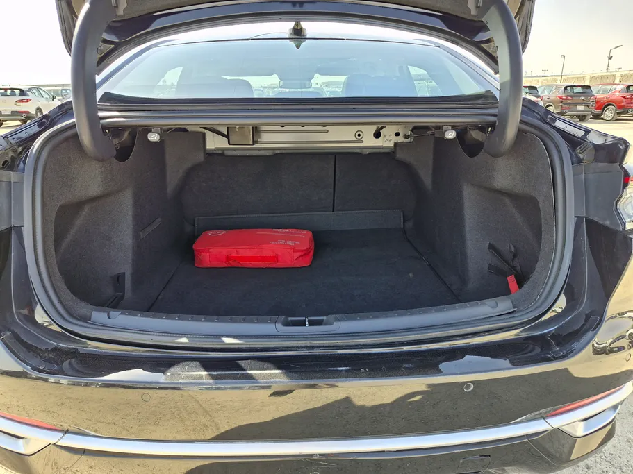 2023 Ford Taurus Titanium 