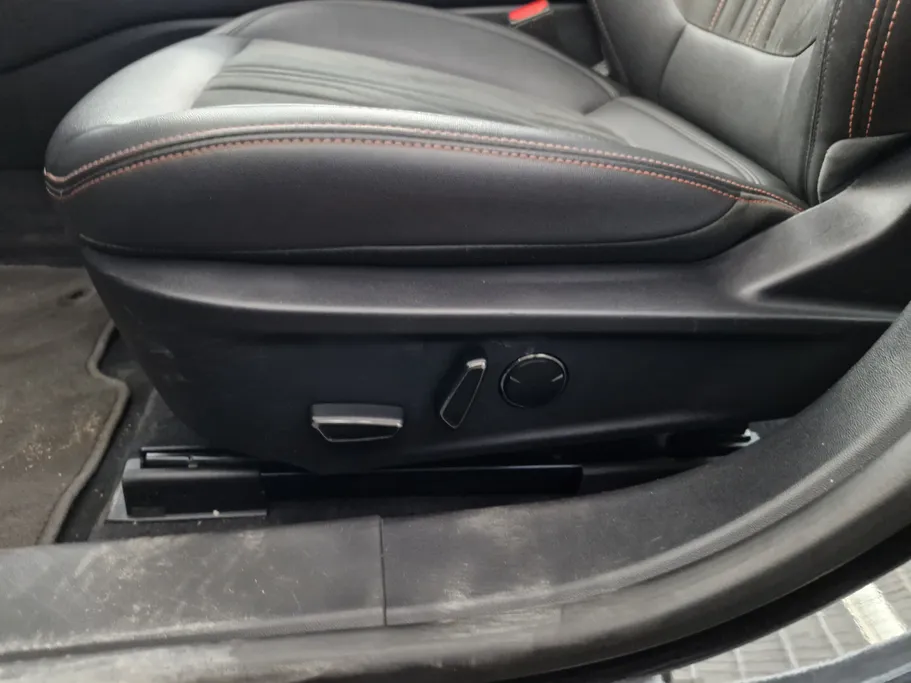 2023 Ford Taurus Titanium 