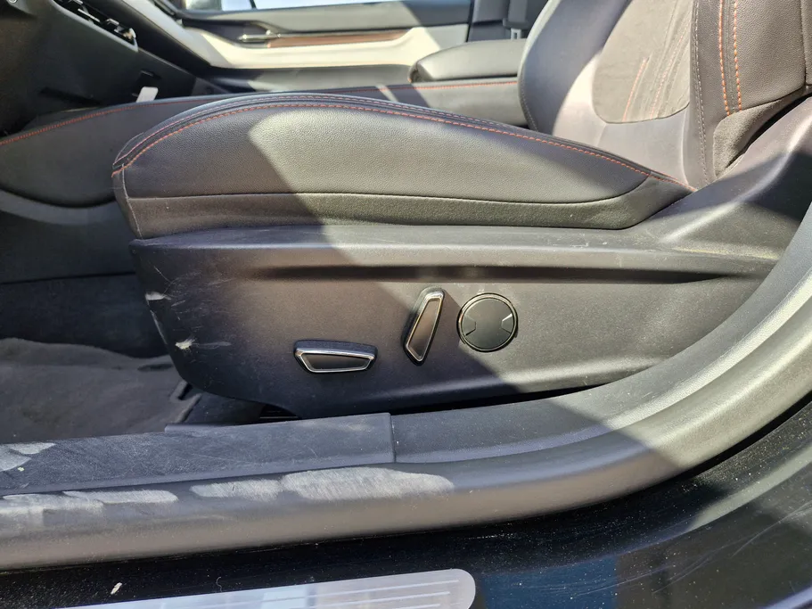 2023 Ford Taurus Titanium 
