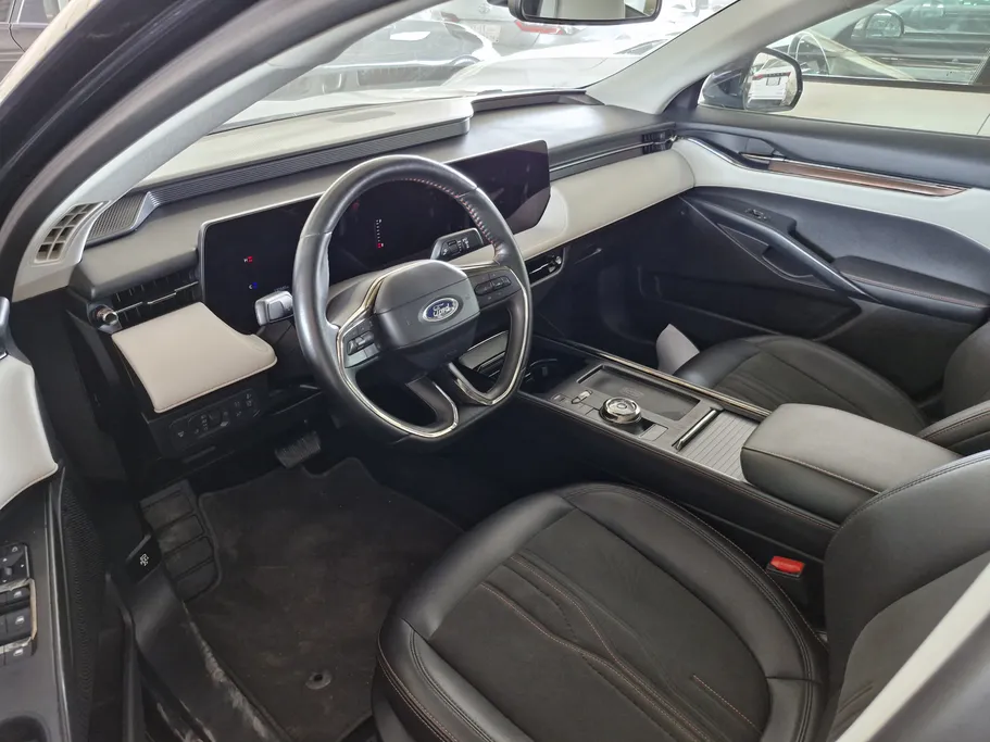 2023 Ford Taurus Titanium 
