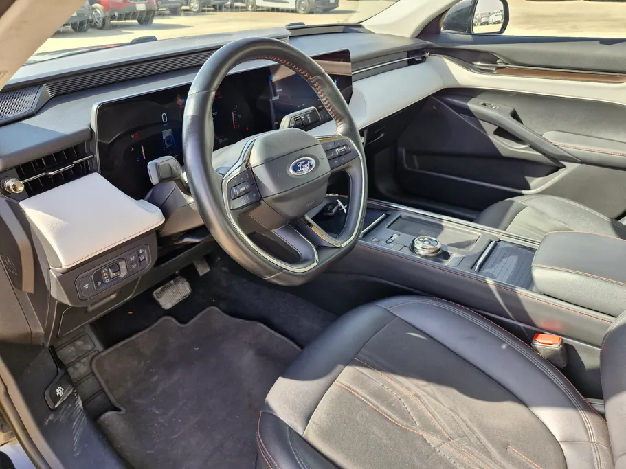 2023 Ford Taurus Titanium 