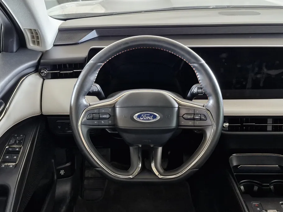 2023 Ford Taurus Titanium 