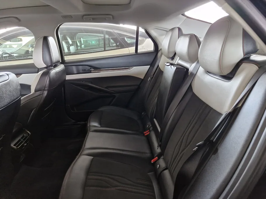 2023 Ford Taurus Titanium 