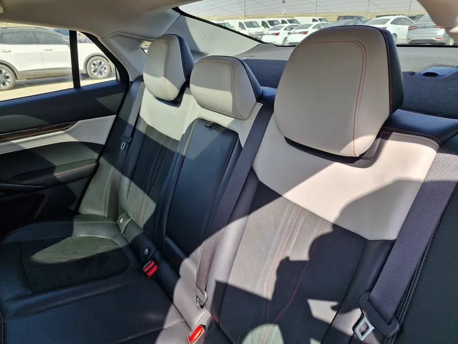 2023 Ford Taurus Titanium 