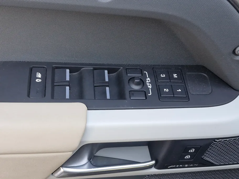 2023 Range Rover Defender 110