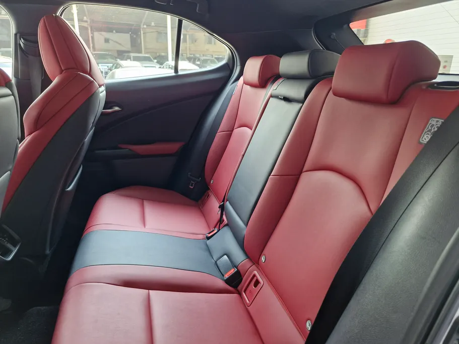 لكزس UX 200 F-Sport  2023 