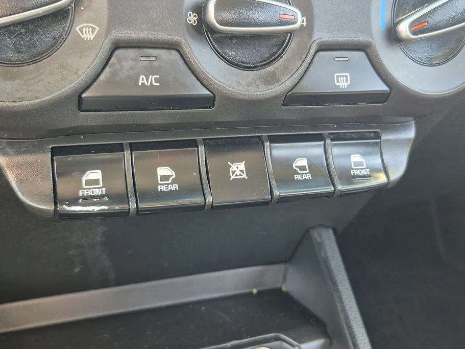 2023 Kia Pegas LX 