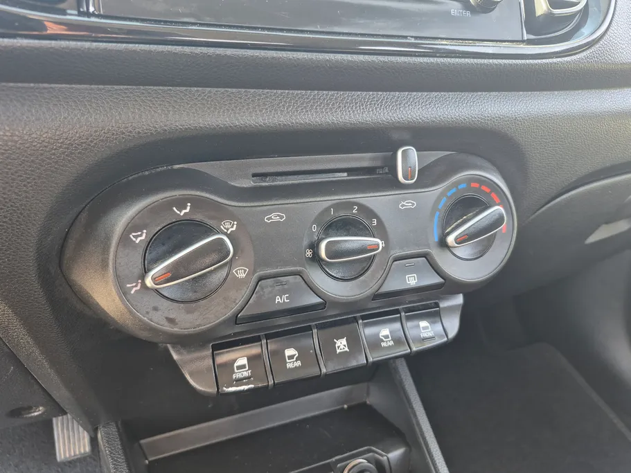 2023 Kia Pegas LX 