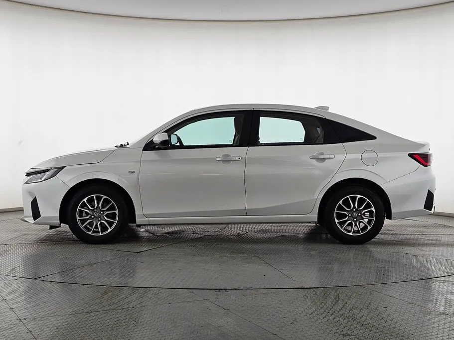 2023 Toyota Yaris  Y 