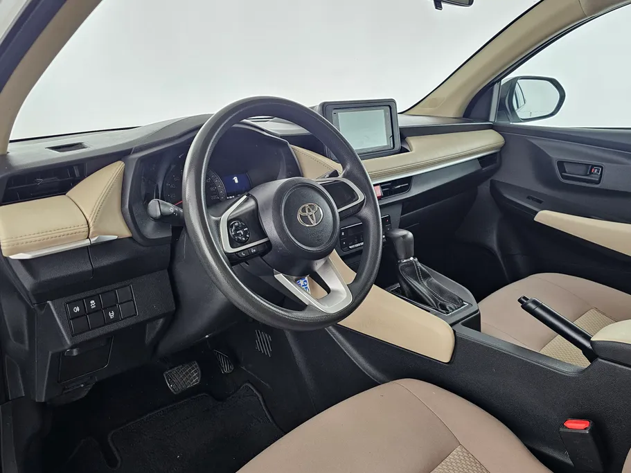 2023 Toyota Yaris  Y 
