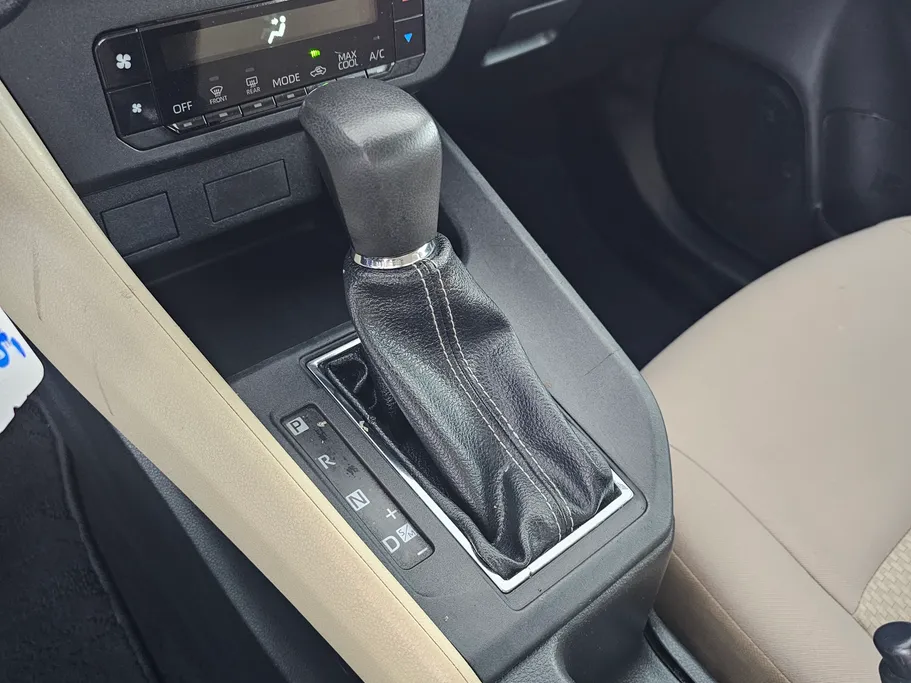 2023 Toyota Yaris  Y 
