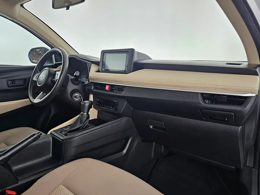 2023 Toyota Yaris  Y 