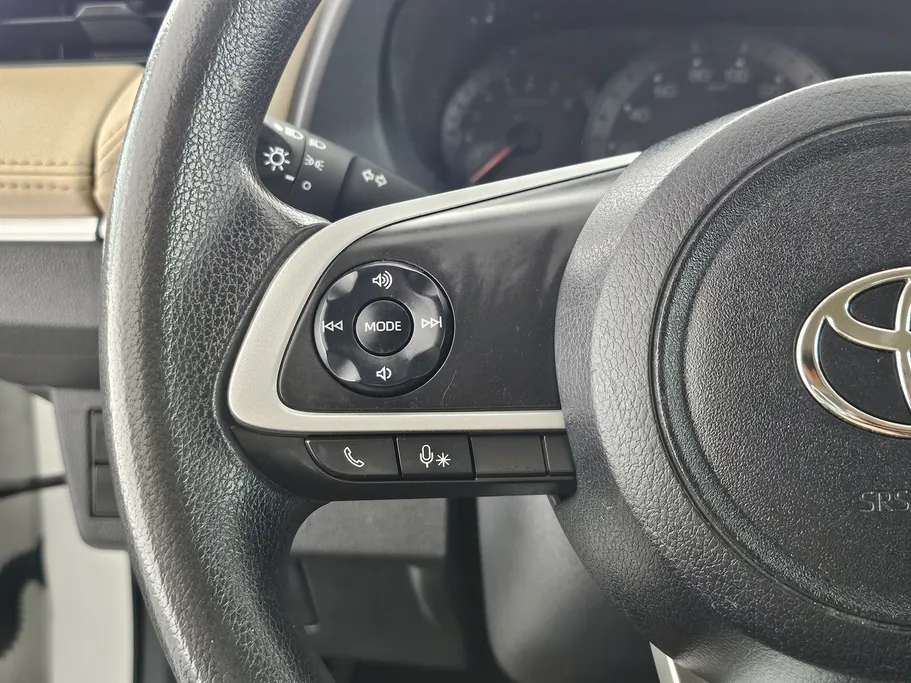2023 Toyota Yaris  Y 