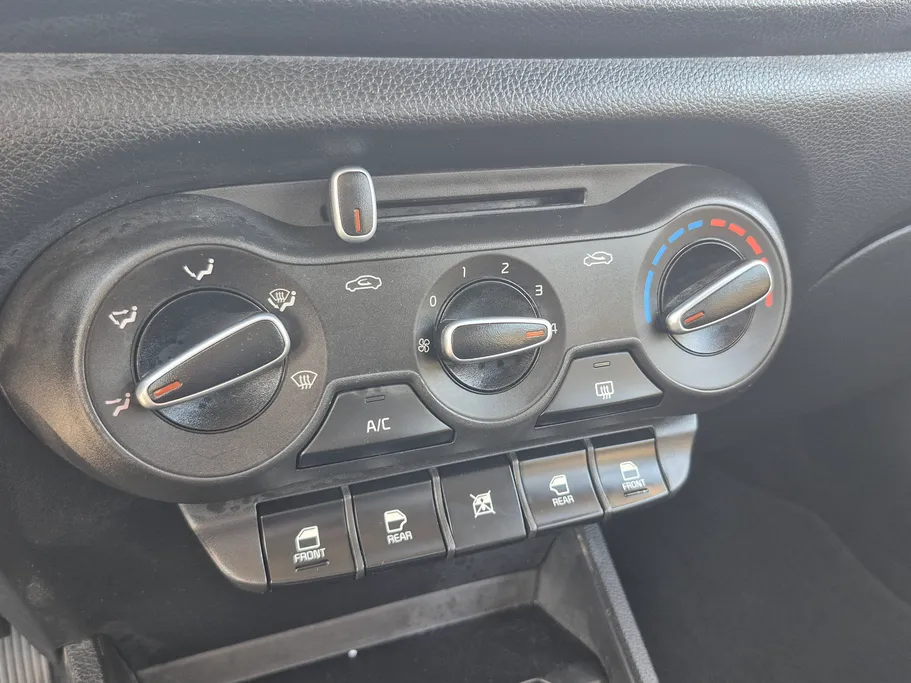 2023 Kia Pegas LX 