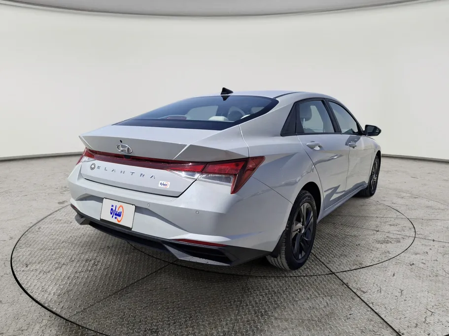 2023 Hyundai Elantra Smart 