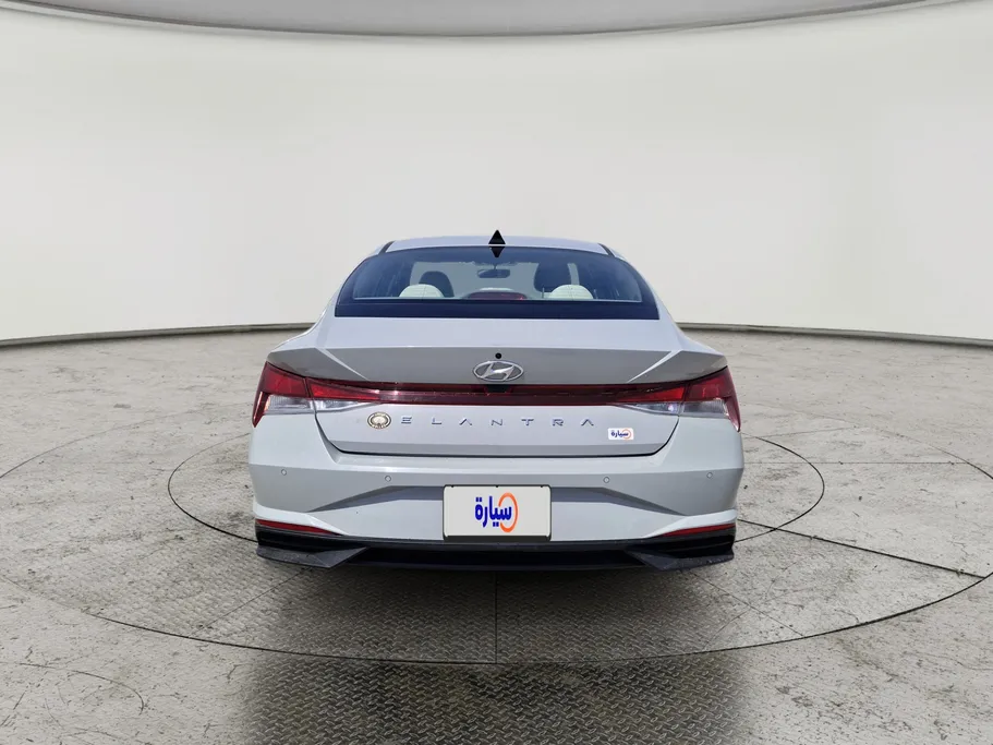 2023 Hyundai Elantra Smart 