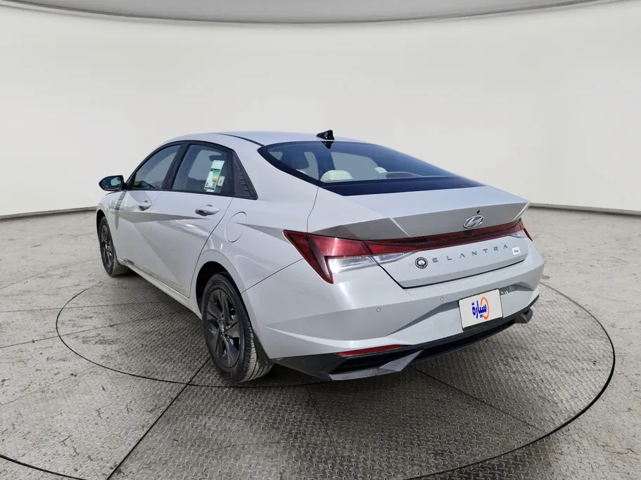 2023 Hyundai Elantra Smart 