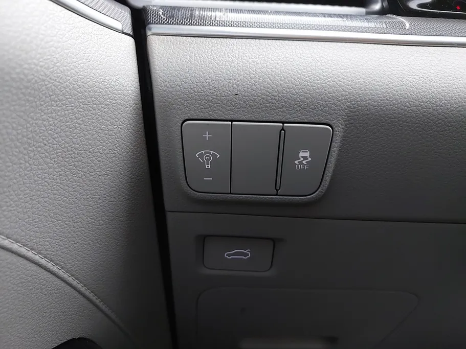 2022 Kia K5 LX 