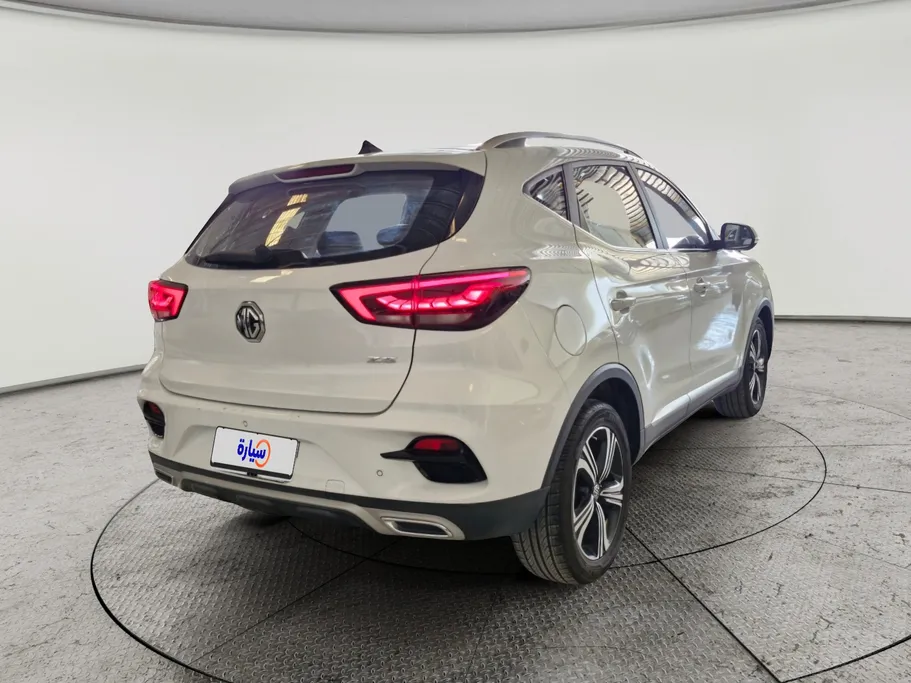 2023 MG ZS LUX 