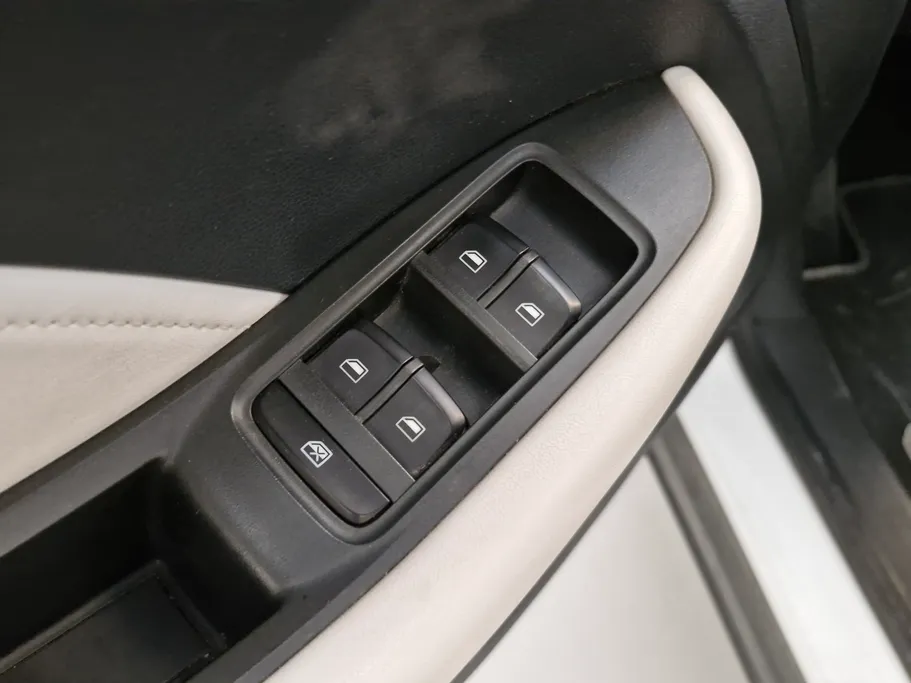 2023 MG ZS LUX 