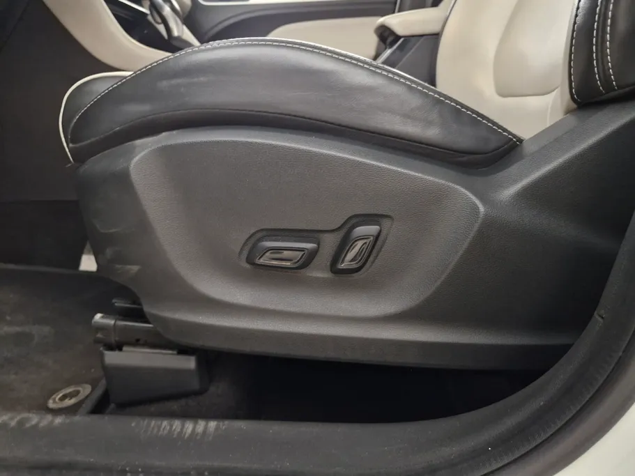 2023 MG ZS LUX 