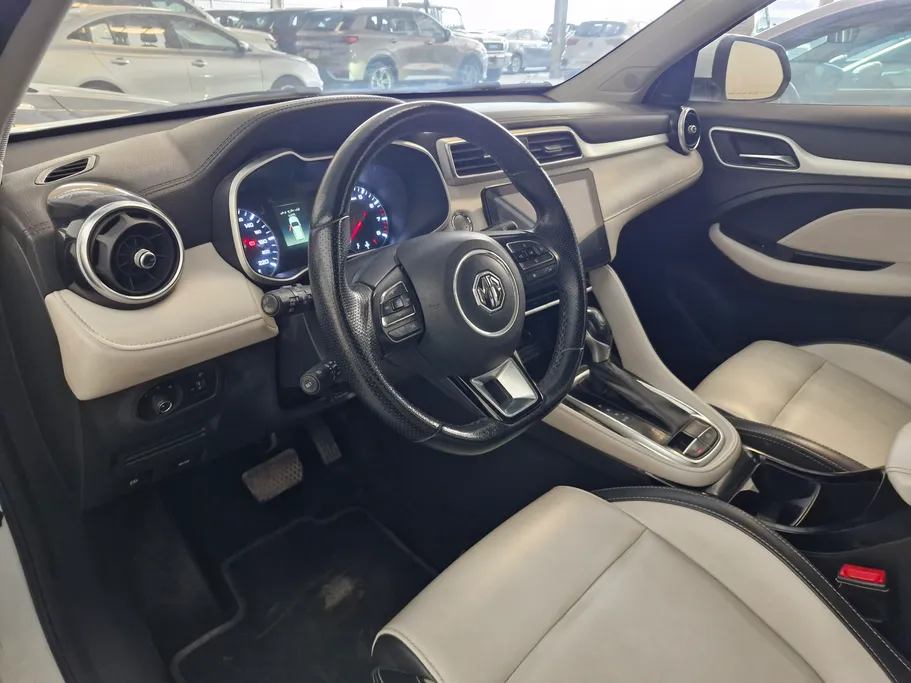 2023 MG ZS LUX 