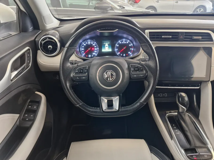 2023 MG ZS LUX 