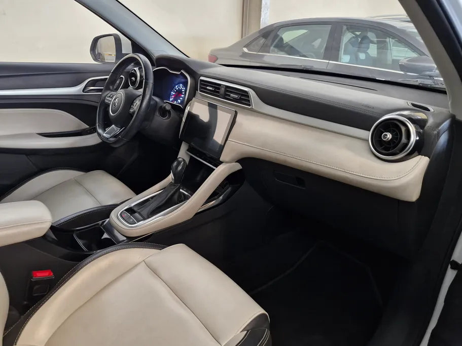 2023 MG ZS LUX 