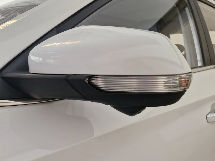 2023 MG ZS LUX 