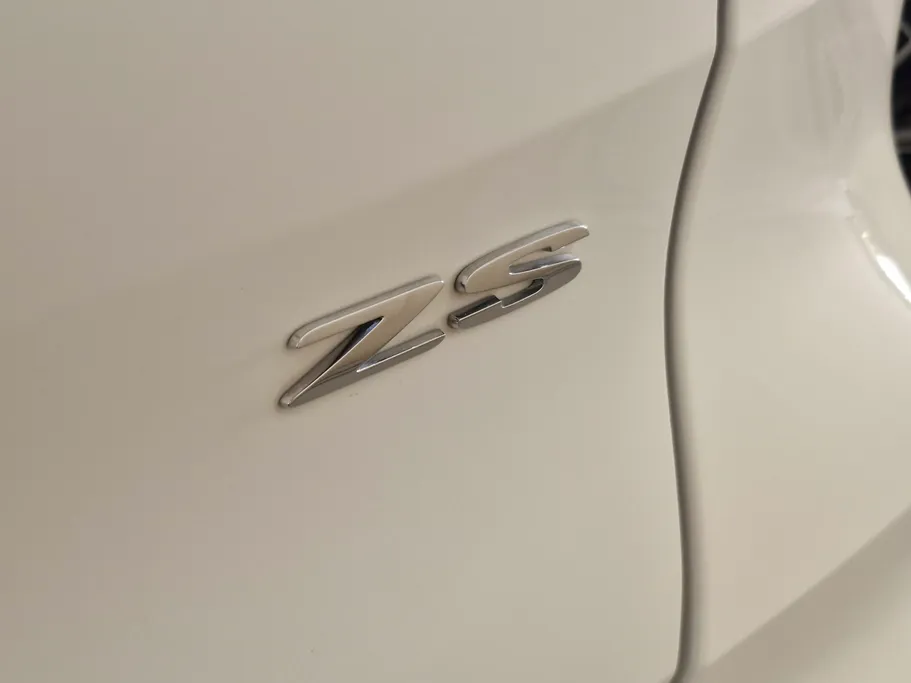 2023 MG ZS LUX 