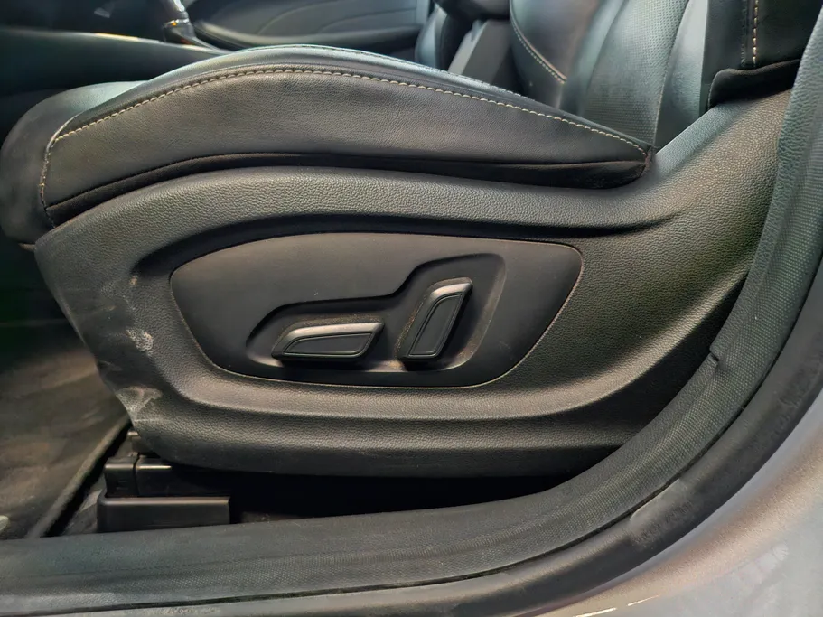 ام جي 5 LUX 2023 