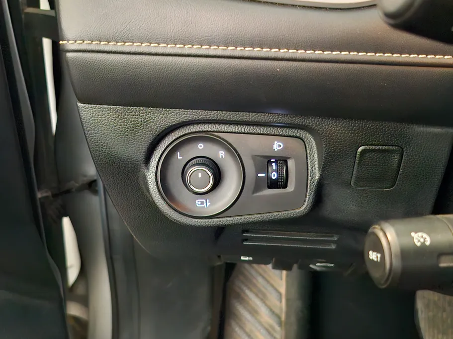 ام جي 5 LUX 2023 