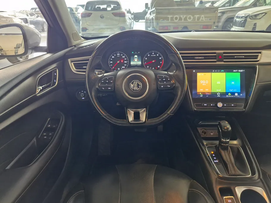 ام جي 5 LUX 2023 