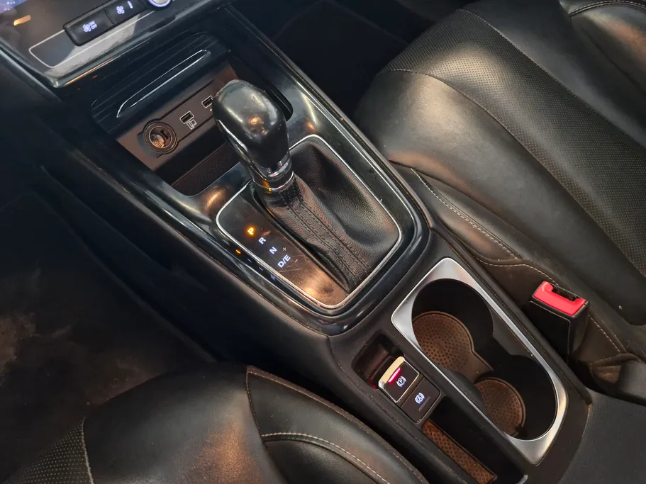 ام جي 5 LUX 2023 