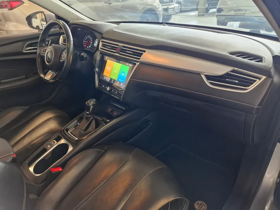 ام جي 5 LUX 2023 