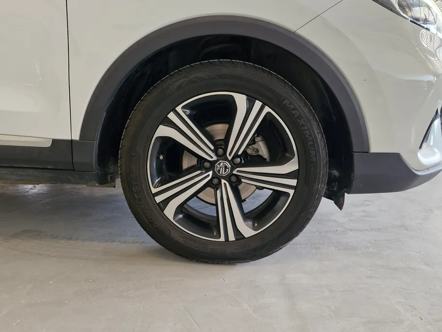 2023 MG ZS LUX 