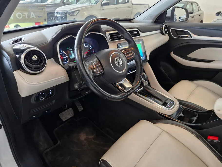 2023 MG ZS LUX 