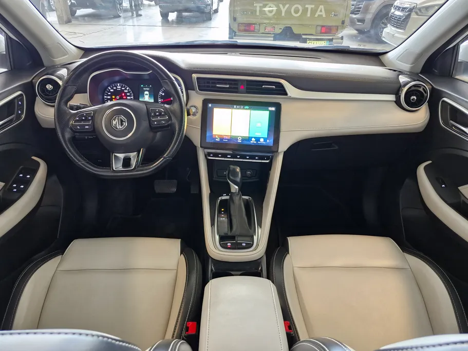 2023 MG ZS LUX 