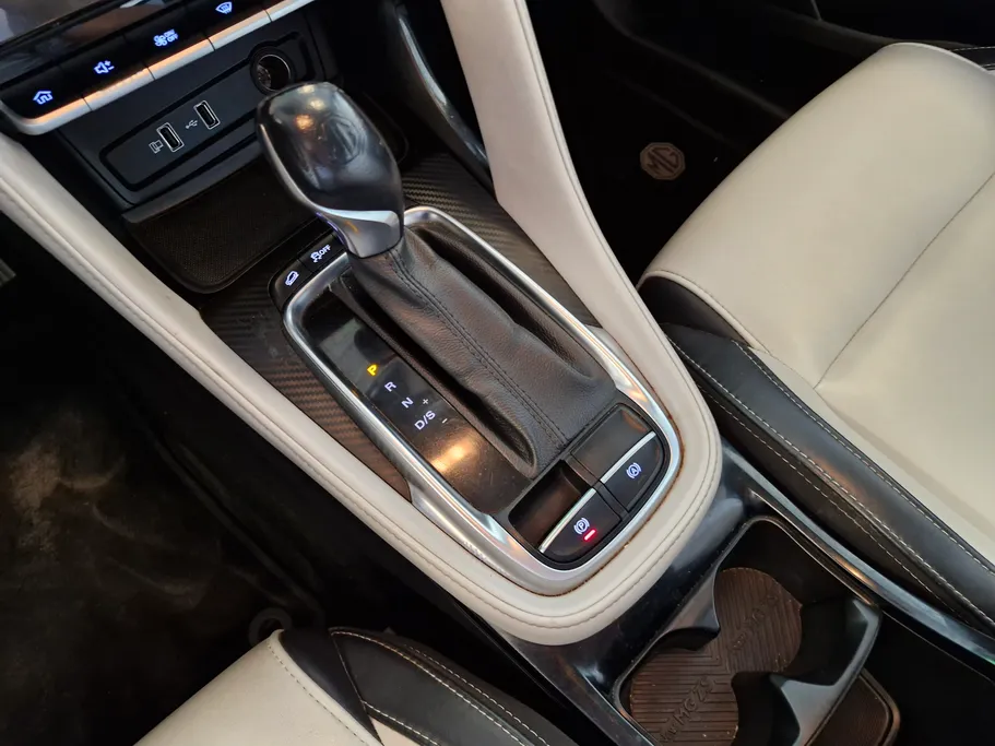 2023 MG ZS LUX 