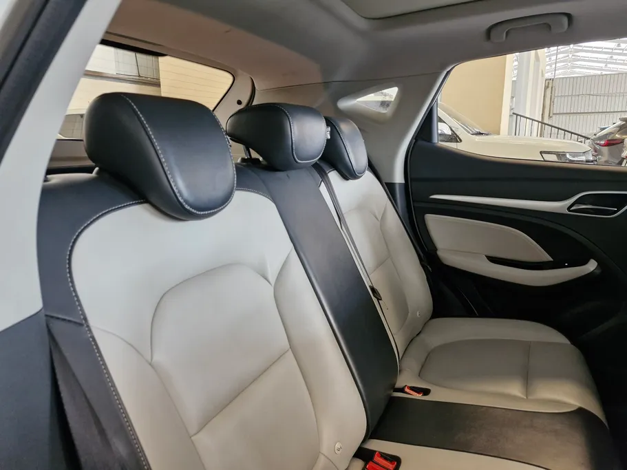 2023 MG ZS LUX 