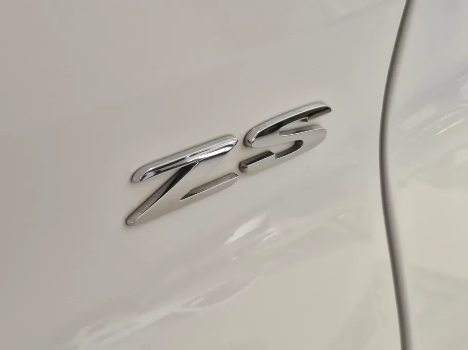 2023 MG ZS LUX 