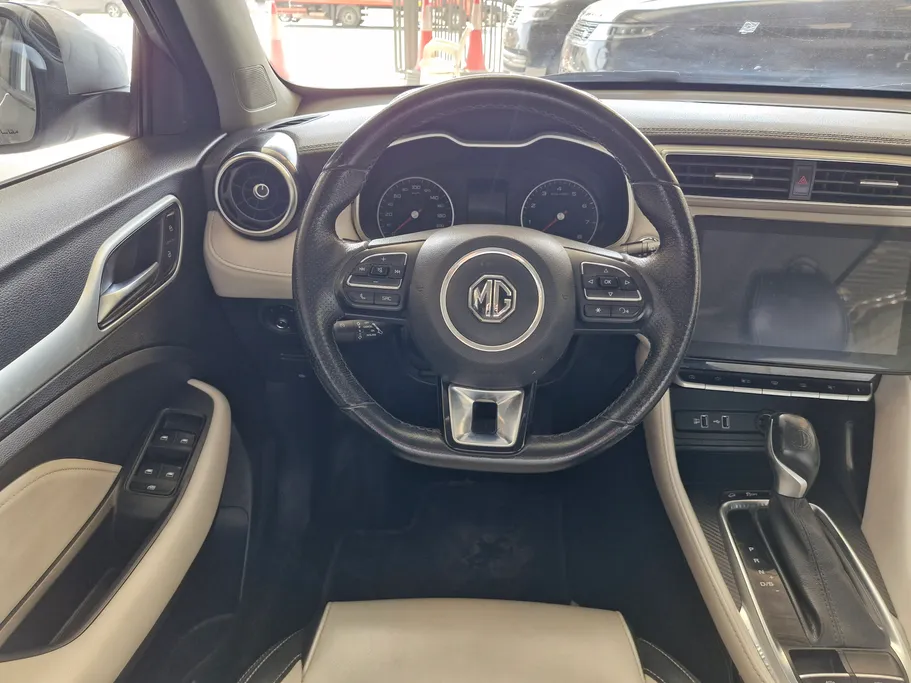 2023 MG ZS LUX 
