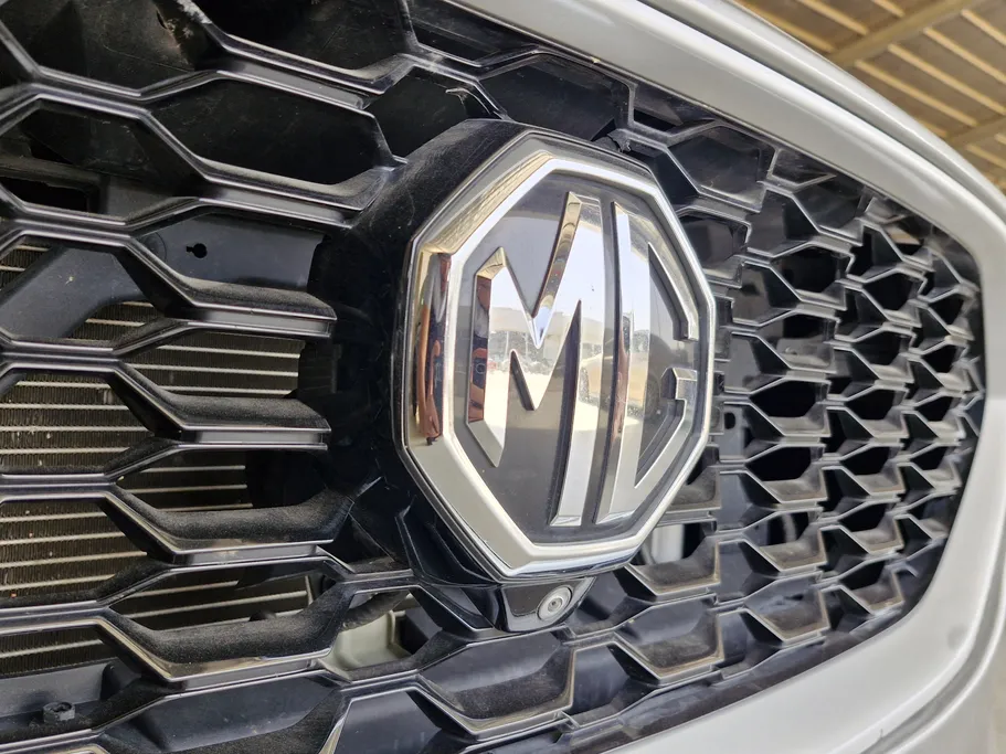 2023 MG ZS LUX 